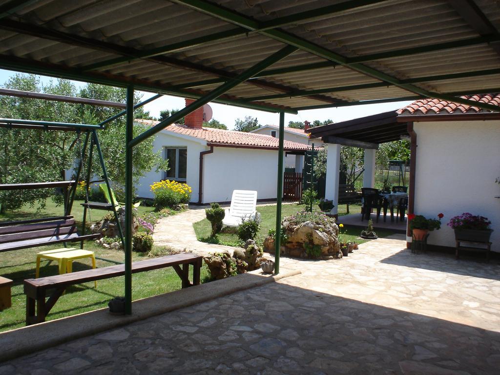 Nella Apartments Sisan Room photo